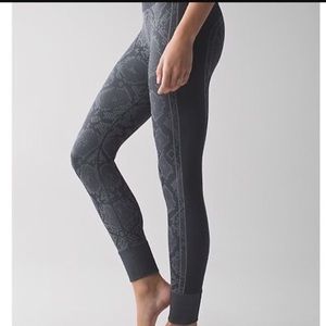 Lululemon Ebb to street snake print pant